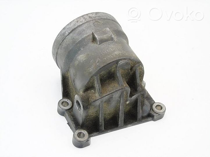 Mazda 6 Supporto di montaggio del filtro dell’olio 1S7G-6884BD