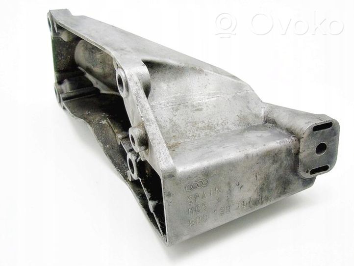 Audi A4 S4 B5 8D Supporto di montaggio scatola del cambio 8D0199307J