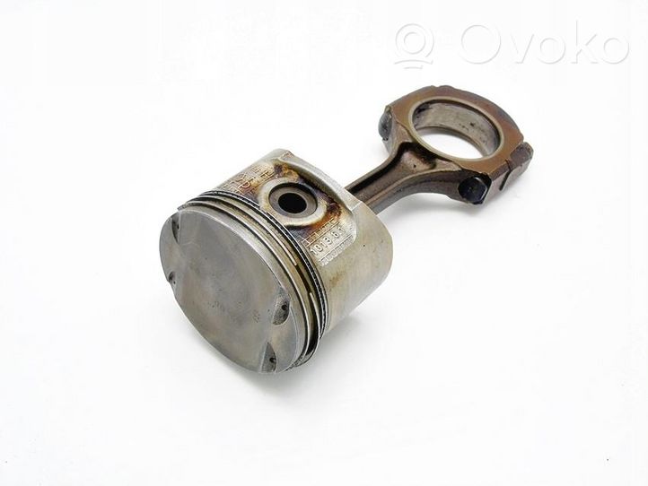 Renault Clio II Piston with connecting rod 1013.6.1