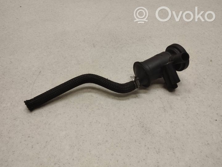 Land Rover Discovery Reniflard / tuyau reniflard d'huile 3931070900