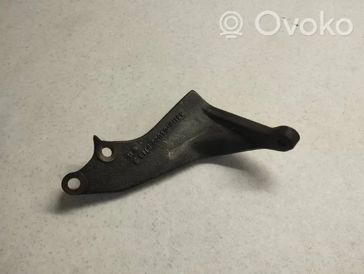 Toyota Hilux (AN10, AN20, AN30) Supporto di montaggio scatola del cambio 33118-04020