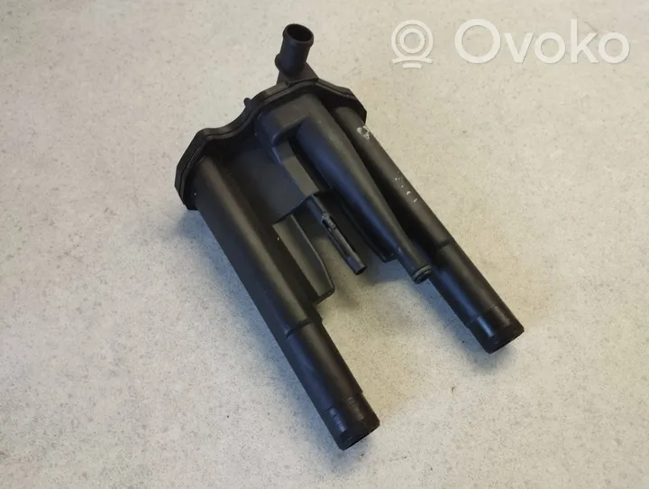 Land Rover Discovery 4 - LR4 Odpowietrznik / Separator oleju 9X2Q-6A785-CB