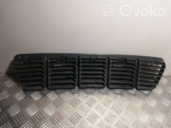 Volkswagen Polo II 86C 2F Grille de calandre avant 6N0853677D