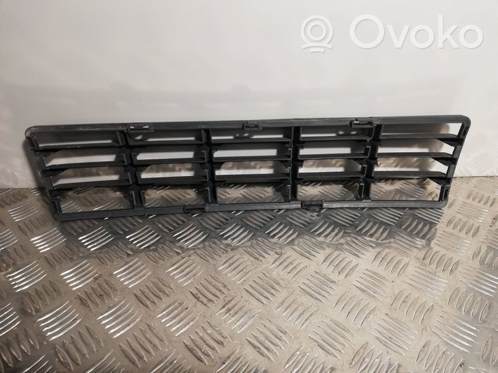 Volvo S40 Grille inférieure de pare-chocs avant 30657006