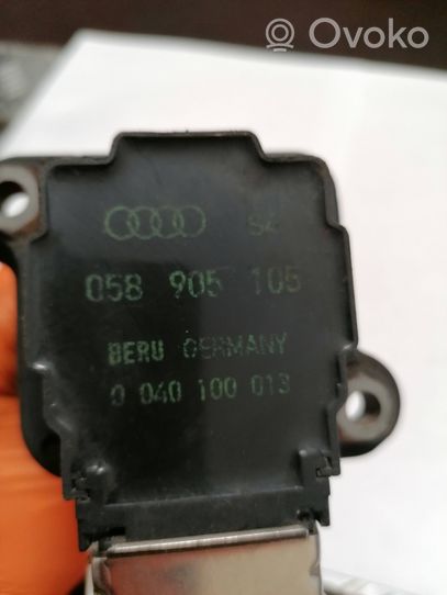 Audi A4 S4 B5 8D Cewka zapłonowa wysokiego napięcia 0040100013