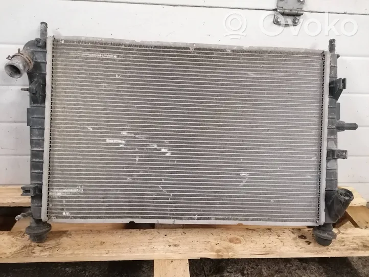 Ford Mondeo Mk III Radiateur de refroidissement XS7H8L161AA