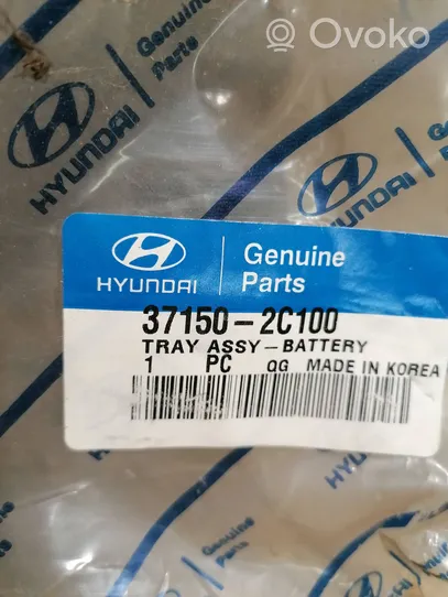Hyundai Tiburon Подошва крепления аккумулятора 371502C100