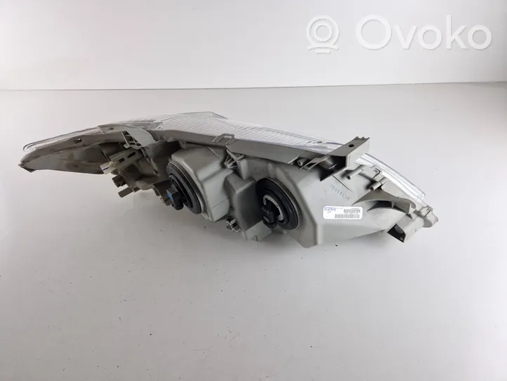 Toyota Camry Lampa przednia 0831211B5L