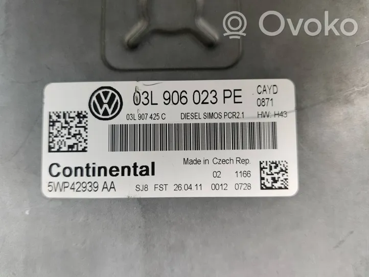 Volkswagen Caddy Sterownik / Moduł ECU 03L906023PE