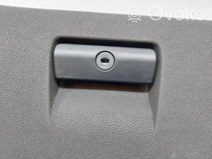 BMW X3 E83 Panelės stalčiuko/lentinėlės paklotėlis 