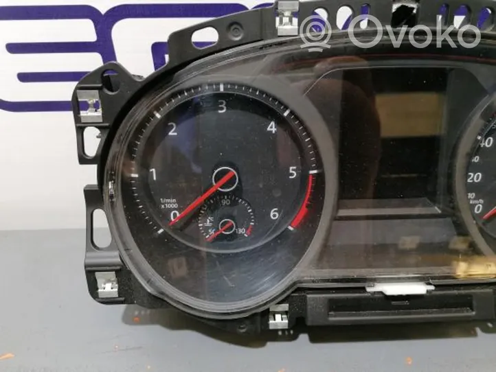 Volkswagen Golf VII Speedometer (instrument cluster) 