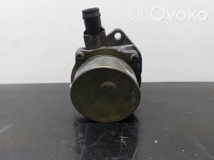 Renault Clio II Vacuum pump 