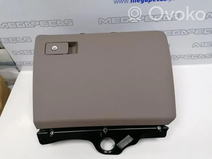 Volkswagen PASSAT B6 Panel drawer/shelf pad 