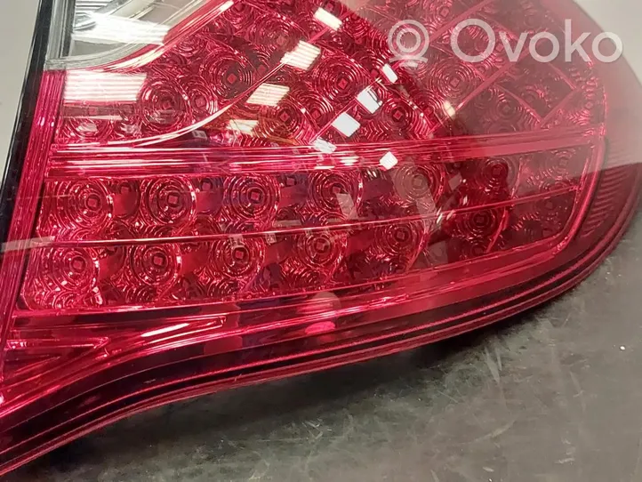 Porsche Cayenne (92A) Lampy tylnej klapy bagażnika 