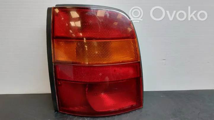 Nissan Micra Lampy tylnej klapy bagażnika 