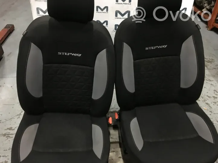 Dacia Sandero Sitze und Türverkleidungen komplett 