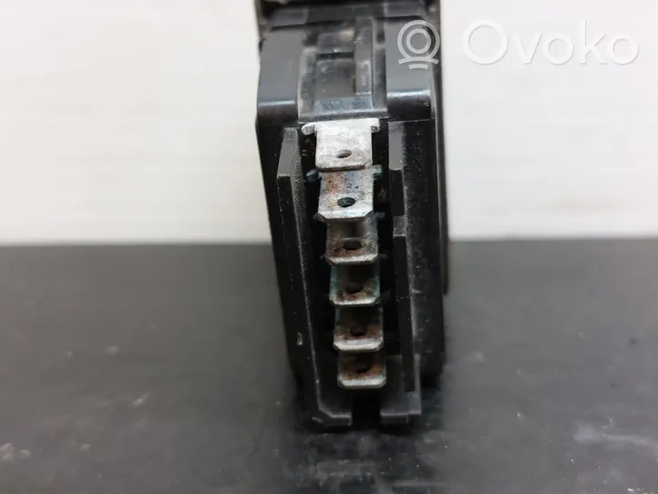 Renault Twingo I Electric window control switch 