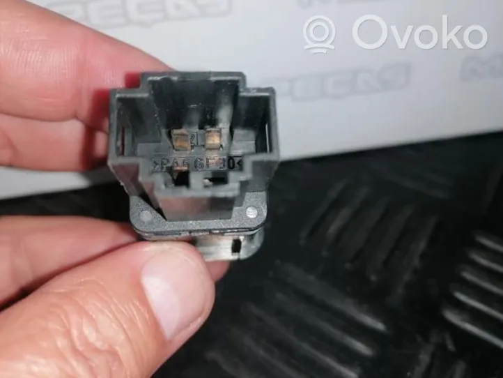 Audi A8 S8 D2 4D Autres commutateurs / boutons / leviers 