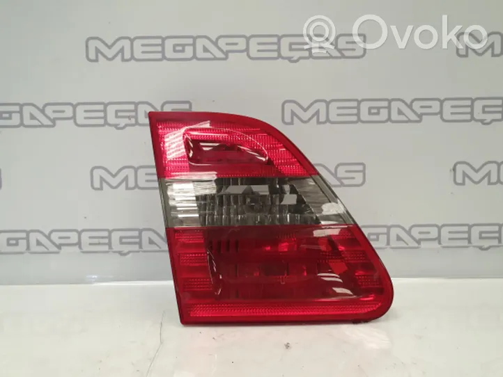 Mercedes-Benz B W245 Lampy tylnej klapy bagażnika 