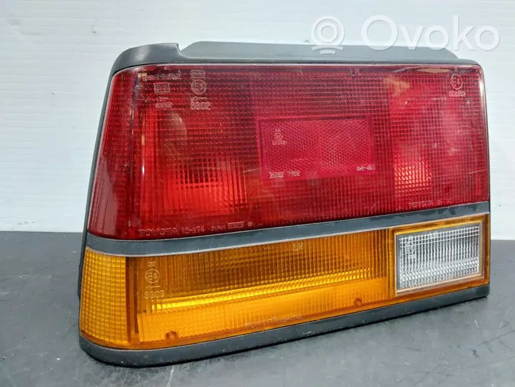 Toyota Corolla E80 Luci posteriori del portellone del bagagliaio 