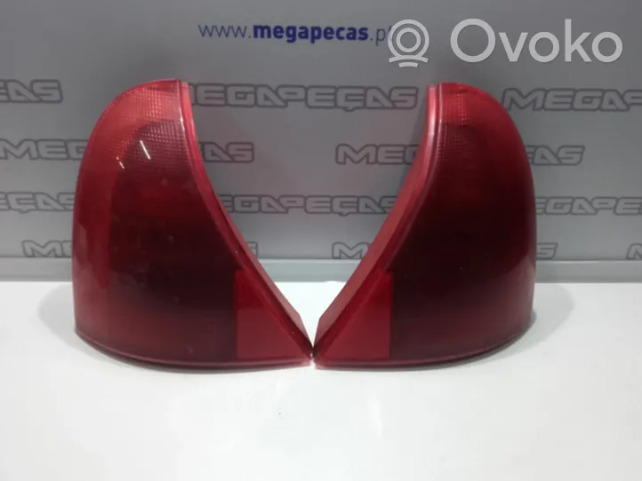 Renault Clio II Tailgate rear/tail lights 