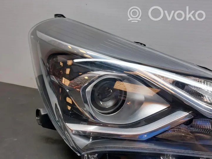 Toyota Yaris Headlight/headlamp 