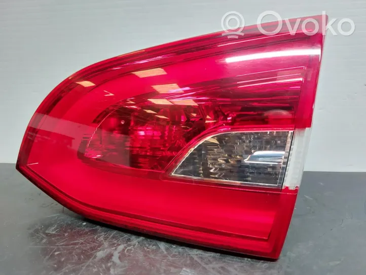 Peugeot 308 Lampy tylnej klapy bagażnika 