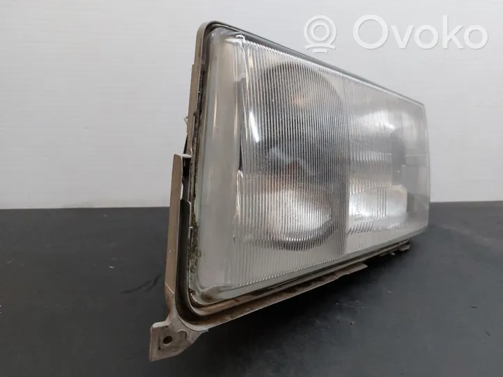 Mercedes-Benz 190 W201 Lampa przednia 