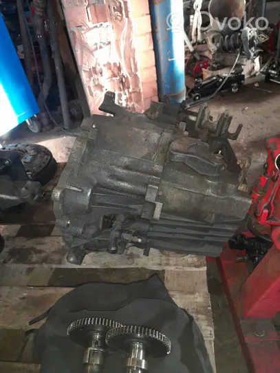 Volvo S60 Manual 5 speed gearbox T141215