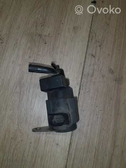 Audi A8 S8 D3 4E Solenoidinis vožtuvas 057906630A