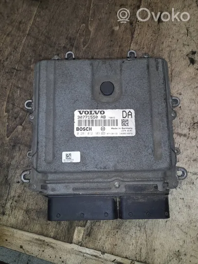 Volvo V70 Variklio valdymo blokas 30771550