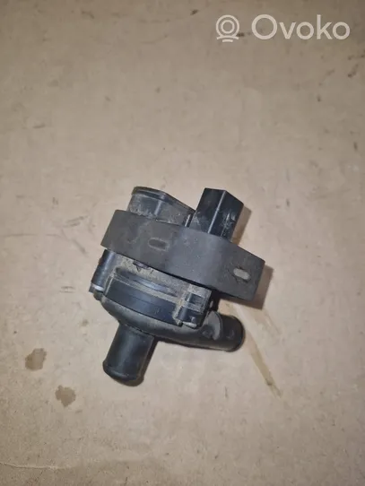 Mercedes-Benz GL X164 Pompe à eau de liquide de refroidissement A2118350028