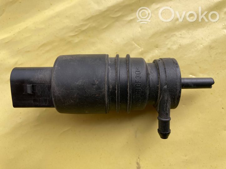 Mercedes-Benz C W204 Windscreen/windshield washer pump A2218690121