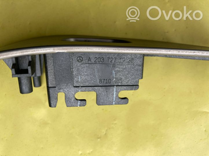 Mercedes-Benz C W203 Support bouton lève vitre porte avant A2037271928