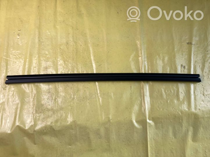 Mercedes-Benz B W245 Moulures des vitres de la porte arrière A1697351365