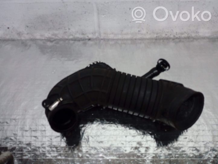 Audi A4 S4 B7 8E 8H Turbo air intake inlet pipe/hose 