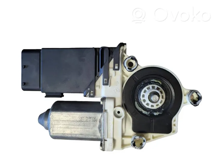 Volkswagen Bora Front door window regulator motor 0536003502