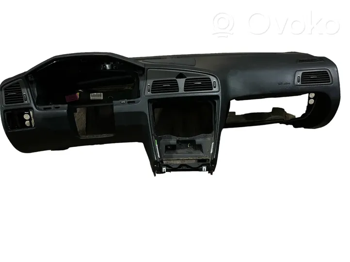 Volvo V70 Dashboard 