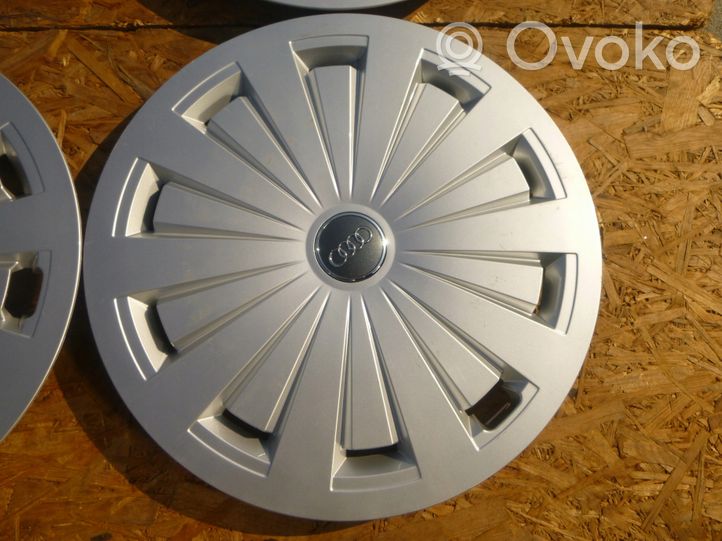 Audi A4 S4 B9 R 16 riteņa dekoratīvais disks (-i) 8W0601147