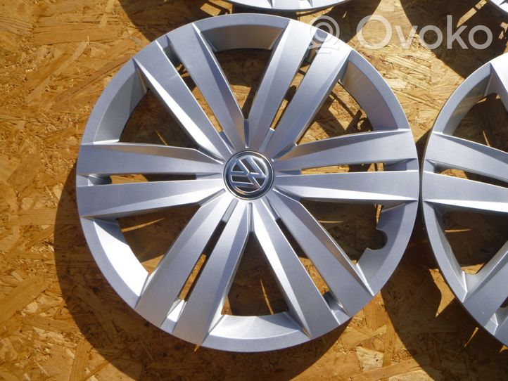 Volkswagen Touran III R16 wheel hub/cap/trim 5TA601147