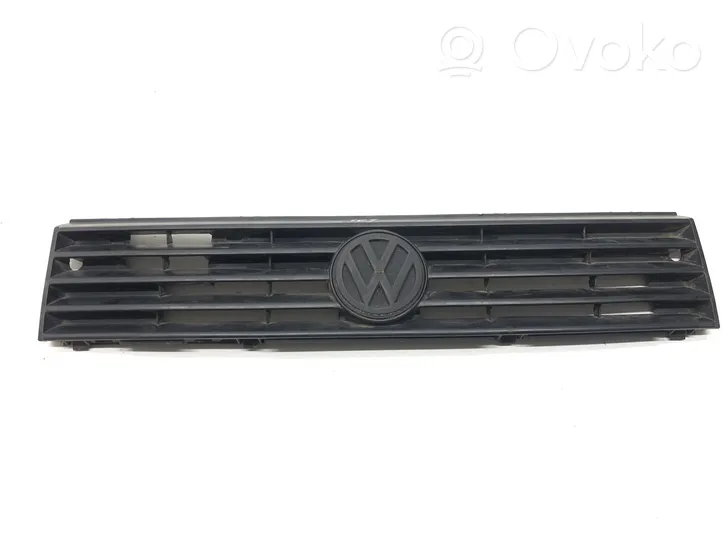 Volkswagen Polo II 86C 2F Grille calandre supérieure de pare-chocs avant 