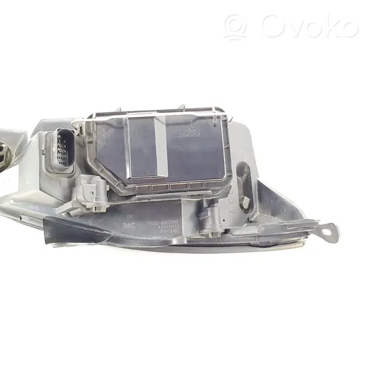 Ford Focus Lampa przednia 206348C