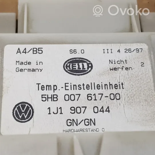 Volkswagen PASSAT B5 Sisätuulettimen ohjauskytkin 5HB00761700