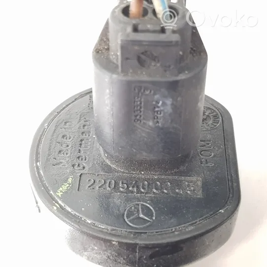 Mercedes-Benz E W211 Pompe de lave-glace de pare-brise A0335450228
