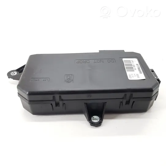 Fiat Croma Oven keskuslukituksen ohjausyksikön moduuli 51796699