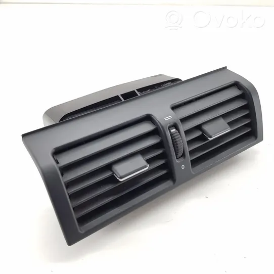 Mercedes-Benz E W210 Copertura griglia di ventilazione cruscotto 2108300054