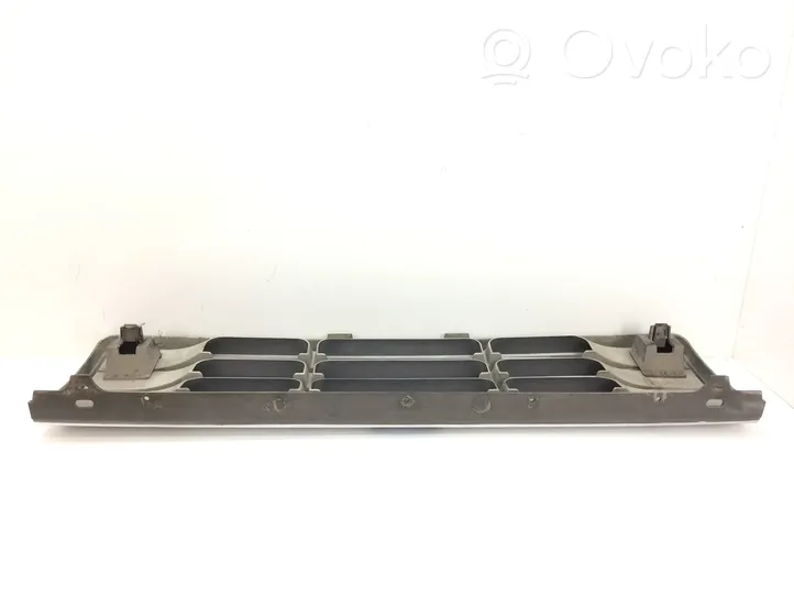 Ford Explorer Grille calandre supérieure de pare-chocs avant F17B8200