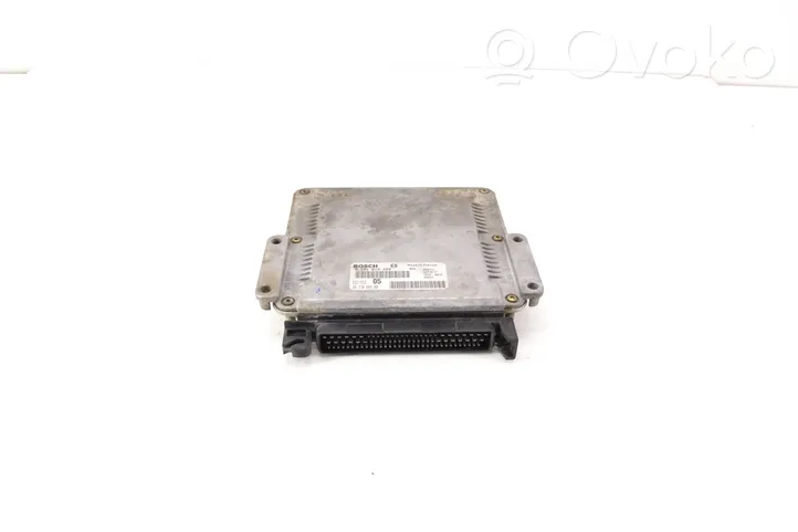 Peugeot 206 Sterownik / Moduł ECU 0281010250