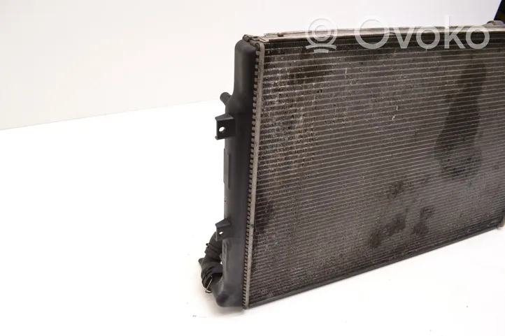 Volkswagen Golf V Radiateur de refroidissement 1K0121251AB