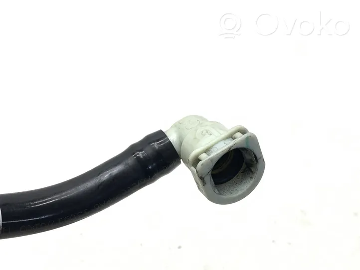 BMW 5 G30 G31 Tubo e bocchettone per riempimento serbatoio del carburante 7380879